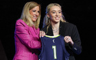 WNBA新狀元，達(dá)拉斯飛翼選佩奇，康涅狄格奪冠美女球員