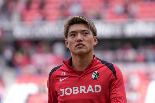 3-2，日本球星德甲閃耀，26歲巨星遠(yuǎn)程炮轟，賽季17球太強(qiáng)。