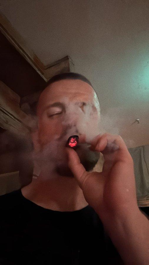冠軍之味，戴爾抽雪茄慶祝首冠！