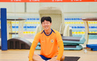 泰山隊(duì)室內(nèi)訓(xùn)練，樂(lè)享多，克雷桑專注回放，門將雨中苦練。