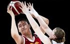 日本球員田中14號，偷掐張子宇頭發(fā)！宮魯鳴憤怒！