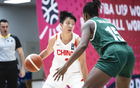 中國女籃新星崛起，18歲1米75世青賽籃板王攜手張子宇，25+13驚艷！