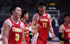 中國(guó)男籃大勝約旦24分，胡金秋、朱俊龍表現(xiàn)亮眼。胡金秋13+11，朱俊龍成奇兵。