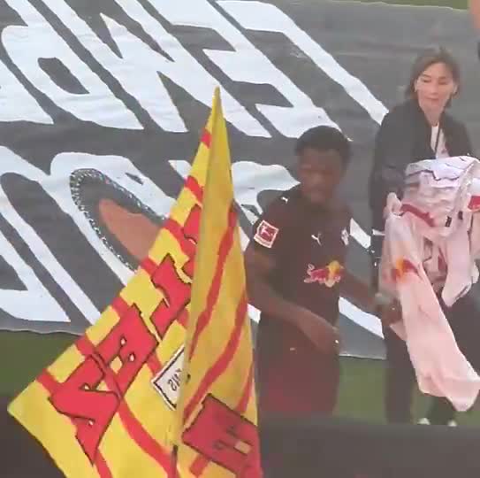朗斯主場(chǎng)，奧蓬達(dá)備戰(zhàn)，贈(zèng)球迷球衣！