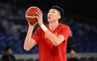 勞模媒體人周琦回國解說男籃亞洲杯中韓戰(zhàn)