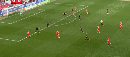 拜仁2-0奧格斯堡，凱恩助攻格納破門，迪亞斯得分。