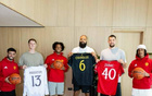 NBA球員祖巴茨等造訪卡靈頓，獲贈曼聯(lián)球衣！